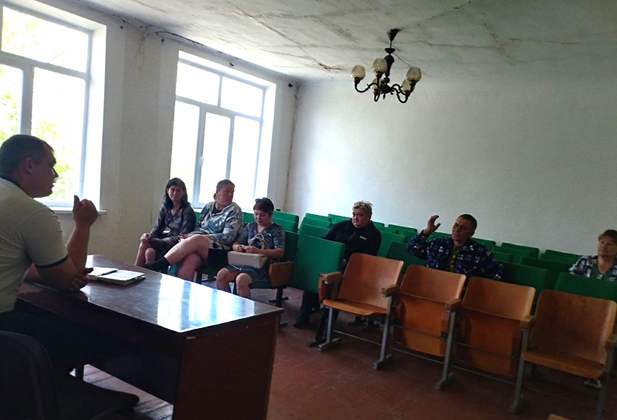 В с. Степано-Крынка прошла встреча с населением.
