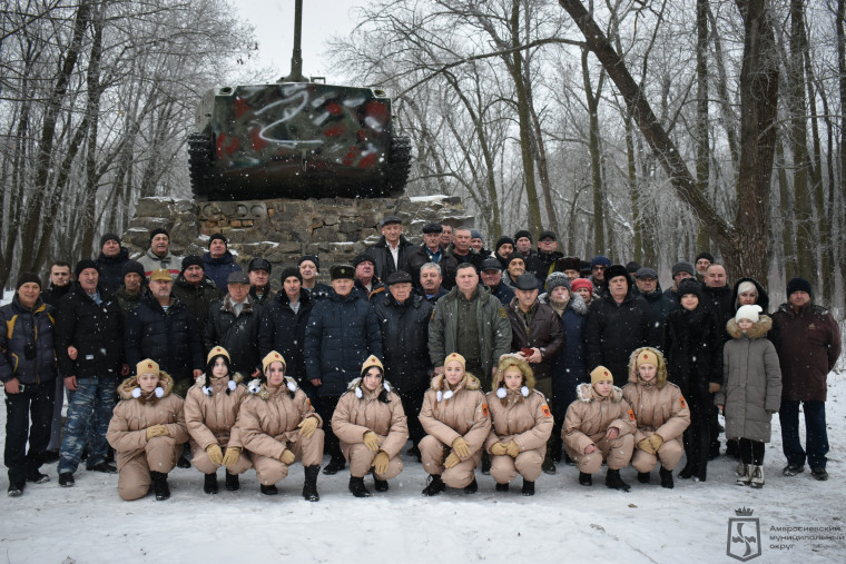 В Амвросиевке почтили память воинов-интернационалистов. В Амвросиевке почтили память воинов-интернационалистов.